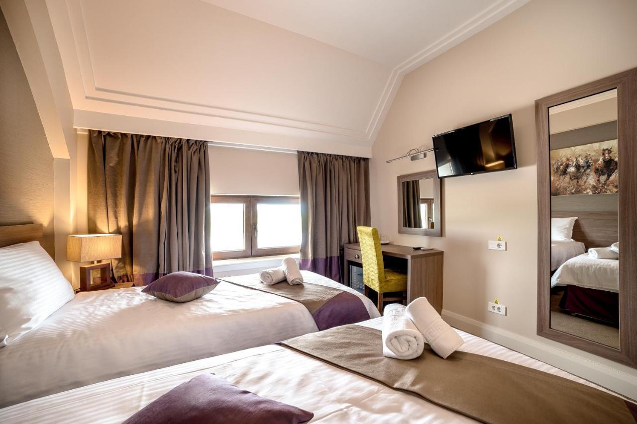 The Frontier Hotel Siret Exterior photo